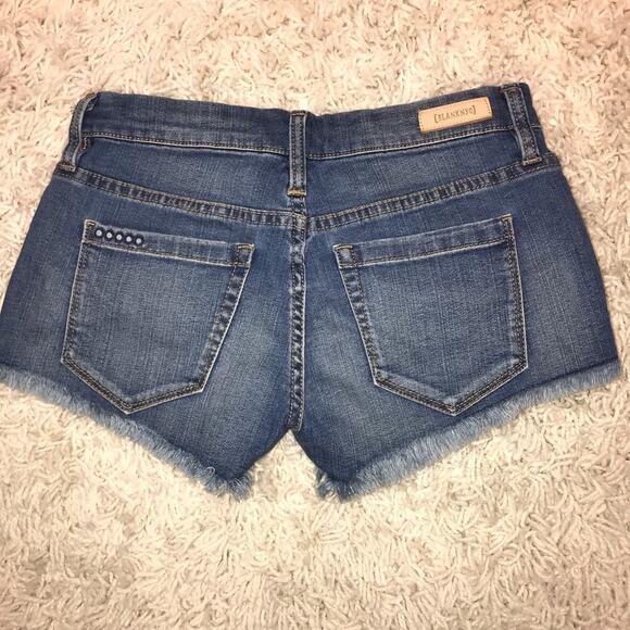 BLANKNYC Women's Little Queenie Denim Shorts 25 - Picture 3 of 4